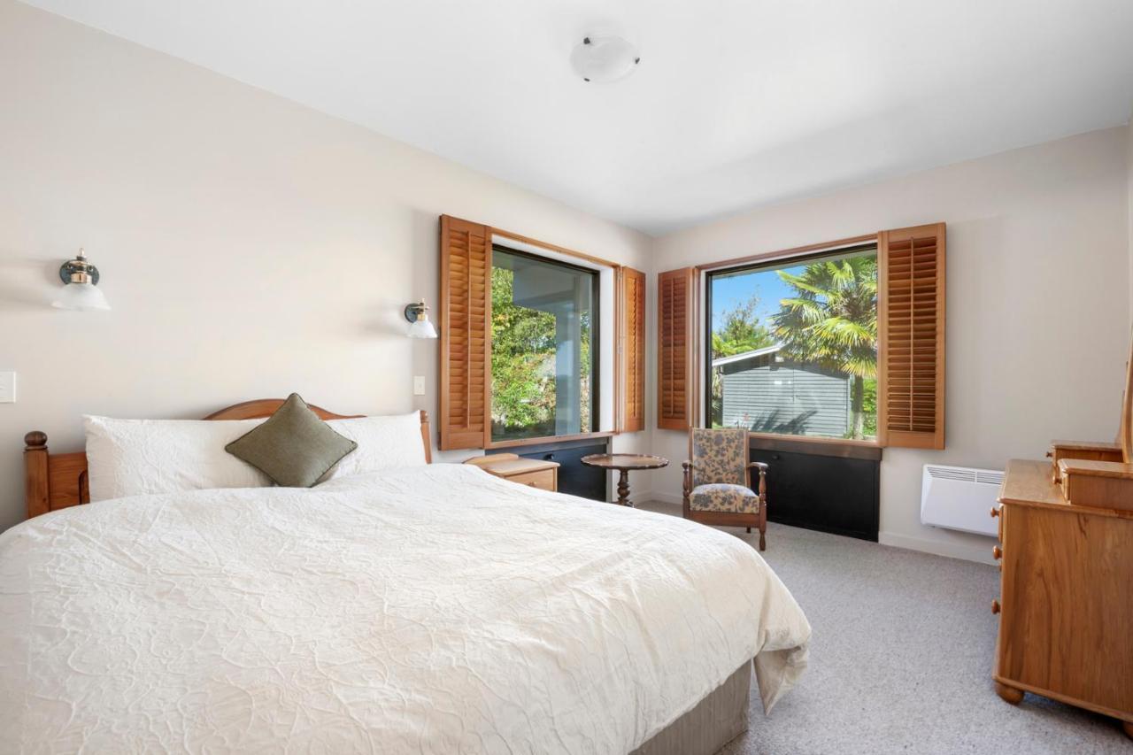 Lakefront Villa - Waitahanui Holiday Home Dış mekan fotoğraf